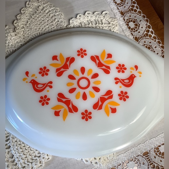 Pyrex Friendship Orange and White 1.5 qt Casserole - Picture 6 of 6